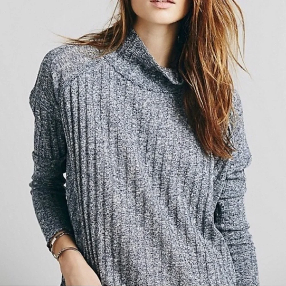 Free People Clarissa Mock Neck Ribbed Sweater Gray size Small - Picture 2 of 6